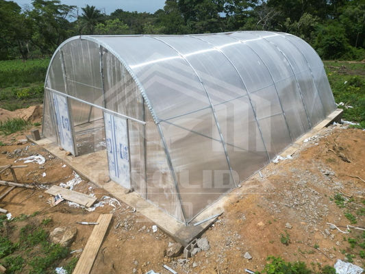 Anpassbares UV-geschütztes Polycarbonat-Trocknungsgewächshaus mit einfacher Montage und verstellbarer Spanne