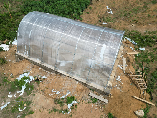 Heißverzinktes Stahlrahmen Polycarbonat Sonnentrockner Gewächshaus mit stabiler Struktur innen Außen Schattierungssystem