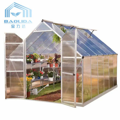 Gartenbauanlagen, die Gewächshaus-Zelt mit PC Brettern überwintern